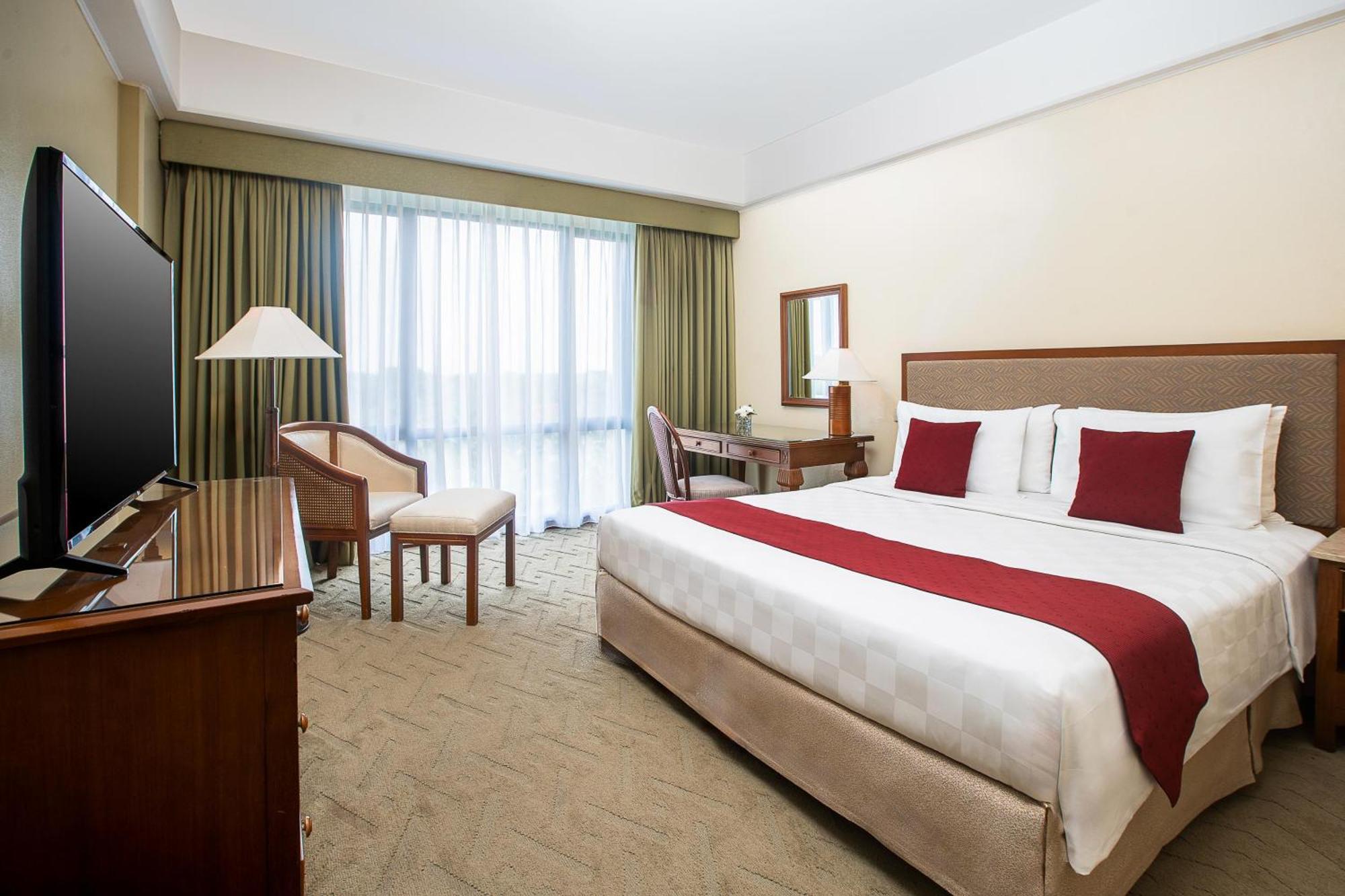 Aryaduta Lippo Village Tangerang Exterior photo