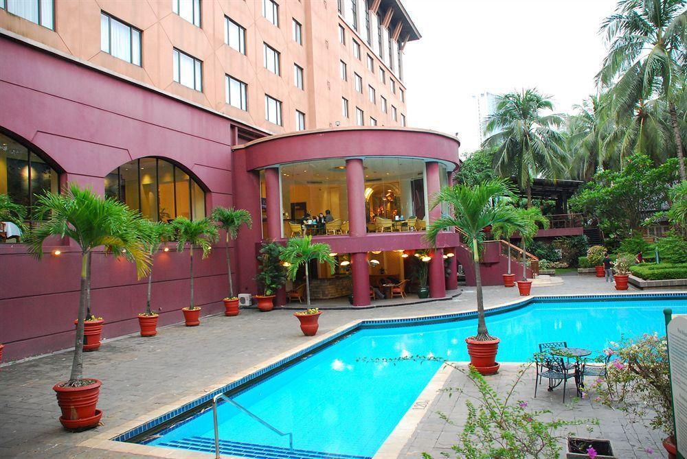 Aryaduta Lippo Village Tangerang Exterior photo