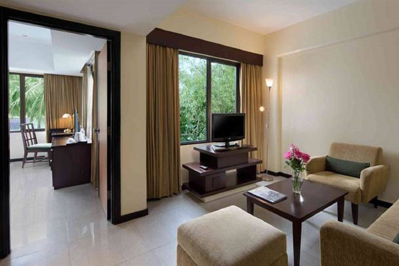Aryaduta Lippo Village Tangerang Exterior photo